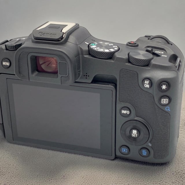 EOS R8 ボディ
