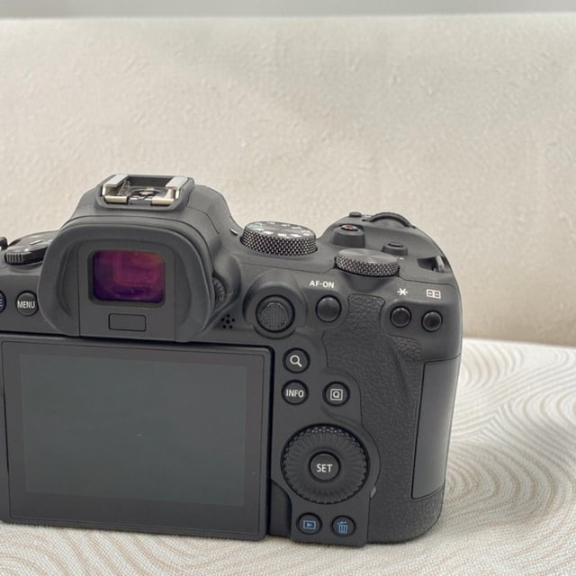 EOS R6 ボディ