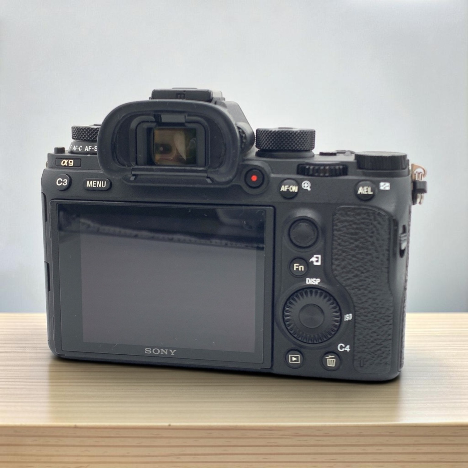 SONY α9 ILCE-9 ボディ中古美品！プラマイ831 SONY α9 ILCE-9 ボディの中古 (美品)・¥180,110 by terik | みんなのカメラ