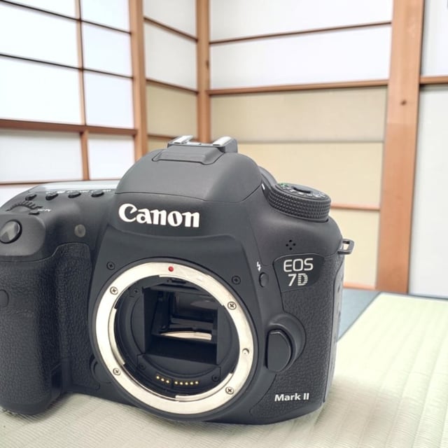 EOS 7D Mark II ボディ