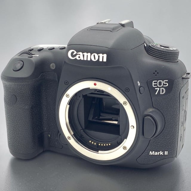 EOS 7D Mark II ボディ