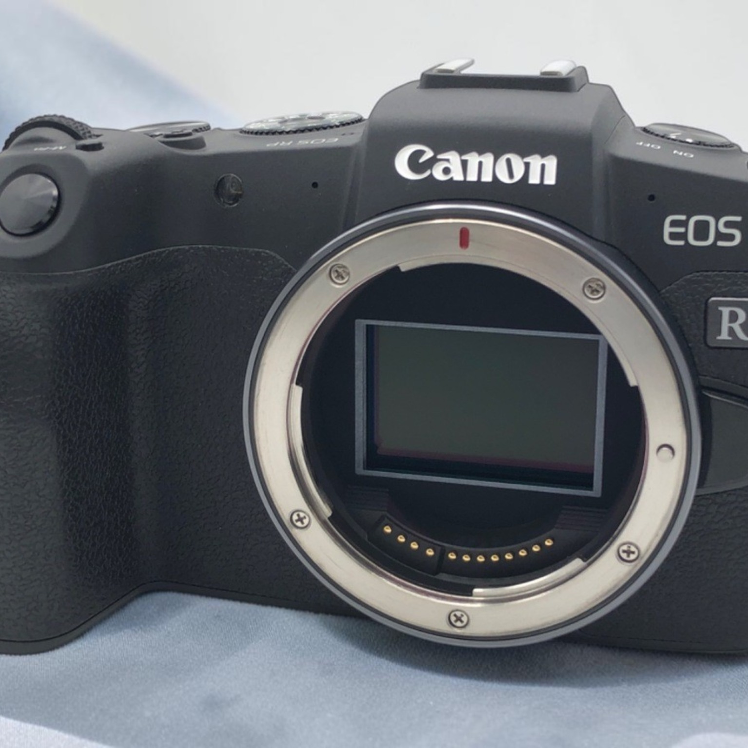 Canon EOS RP ボディの中古 (美品)・¥75,460 by れびの | みんなのカメラ