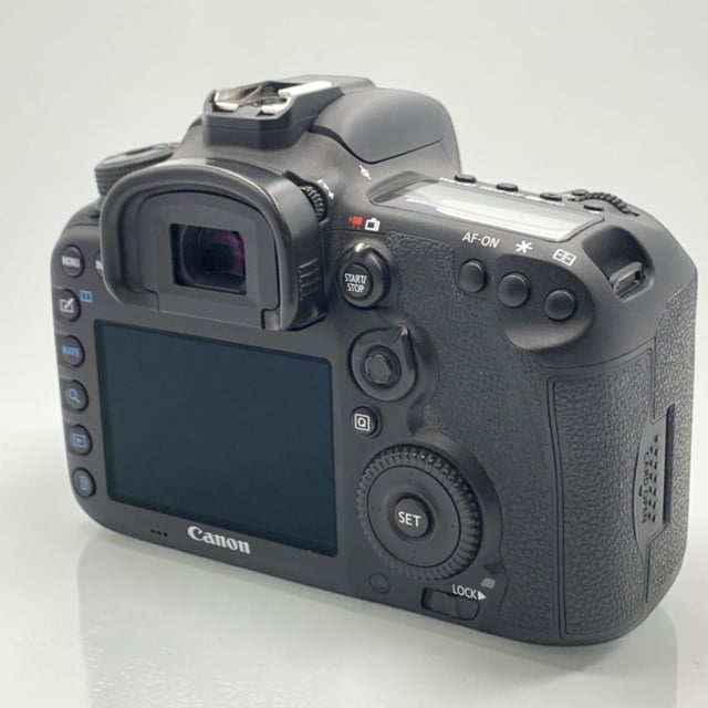 EOS 7D Mark II ボディ