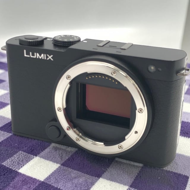 LUMIX S9(DC-S9) ボディ "ジェットブラック"