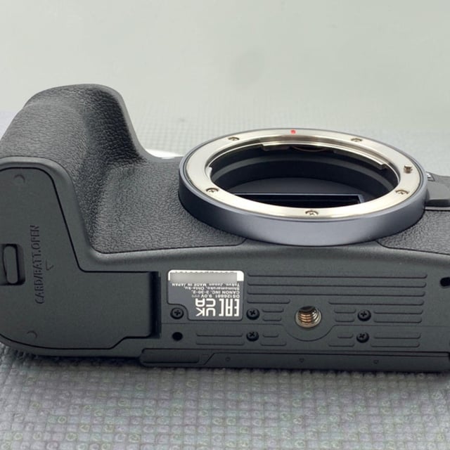 EOS R8 ボディ