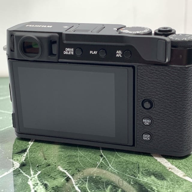 X-E4 ボディ "ブラック"