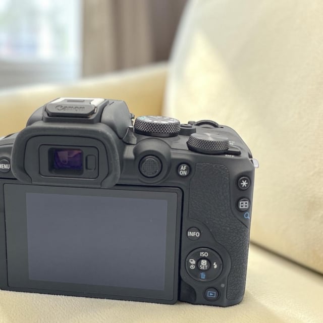 EOS R10 ボディ