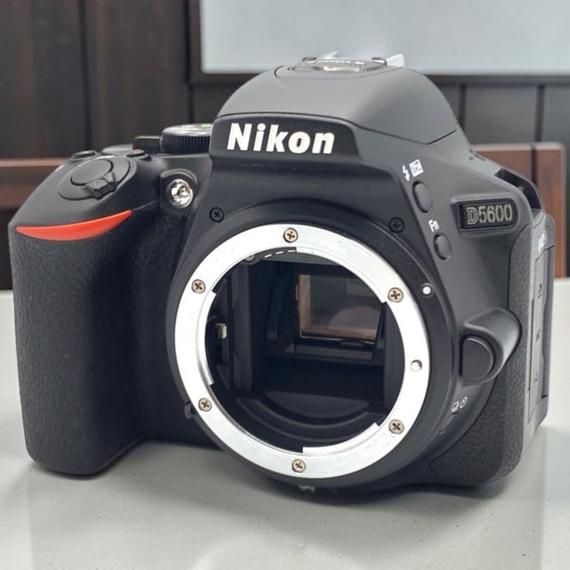 D5600 ボディ