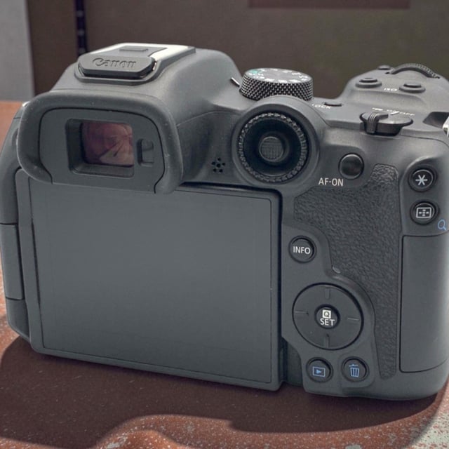 EOS R7 ボディ