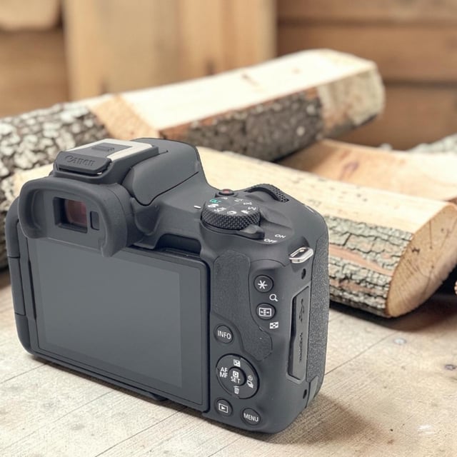 EOS R50 ボディ "ブラック"