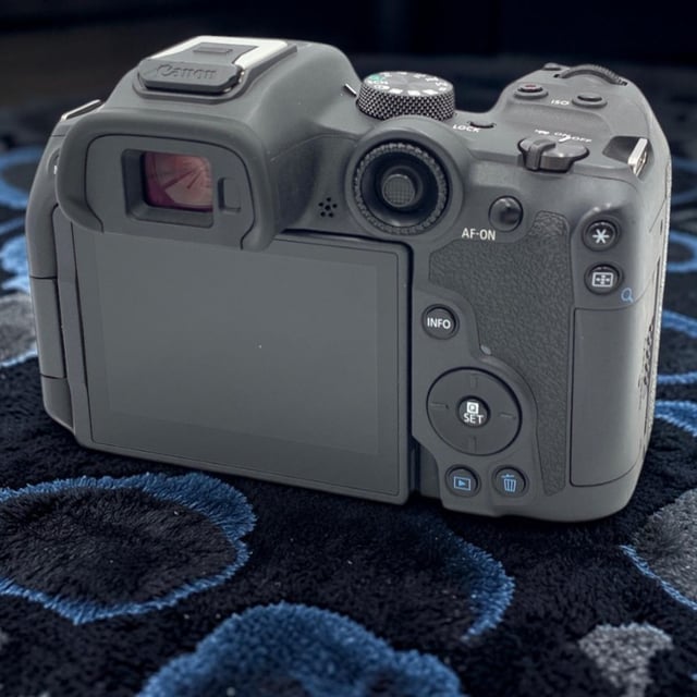 EOS R7 ボディ