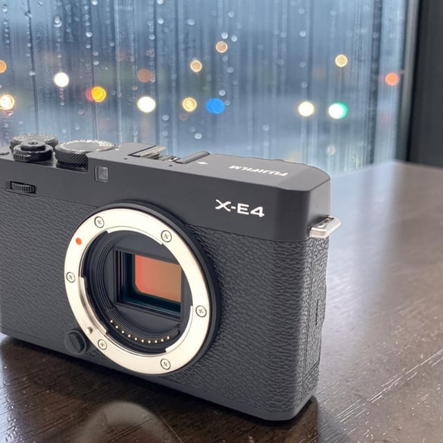 X-E4 ボディ "ブラック"