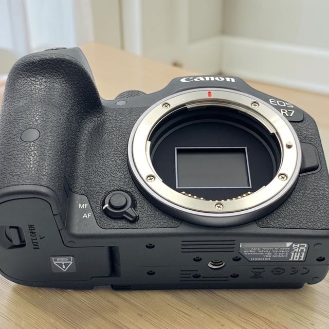 EOS R7 ボディ