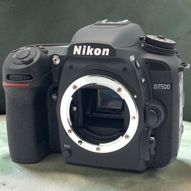 D7500 ボディ