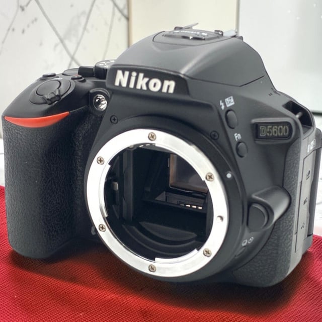 D5600 ボディ