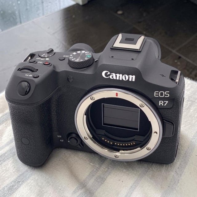 EOS R7 ボディ