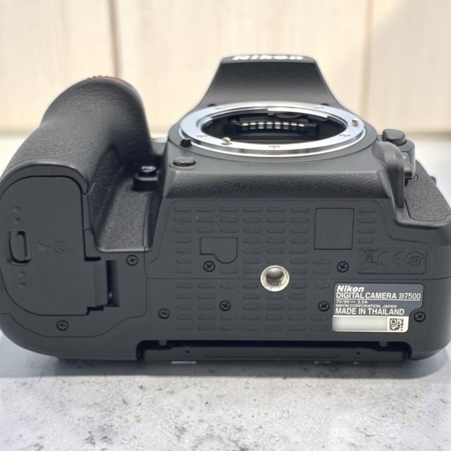 D7500 ボディ