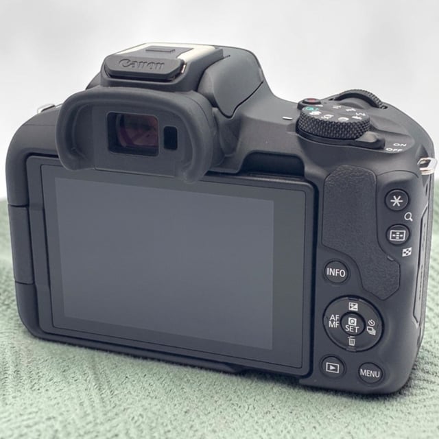 EOS R50 ボディ "ブラック"