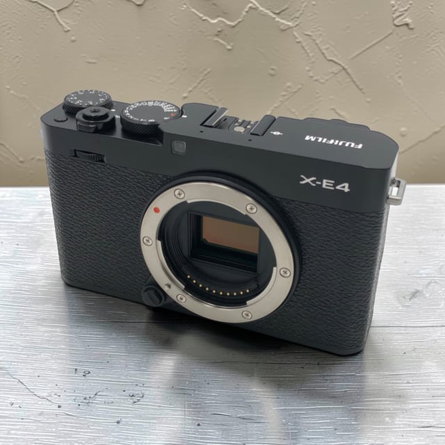 X-E4 ボディ