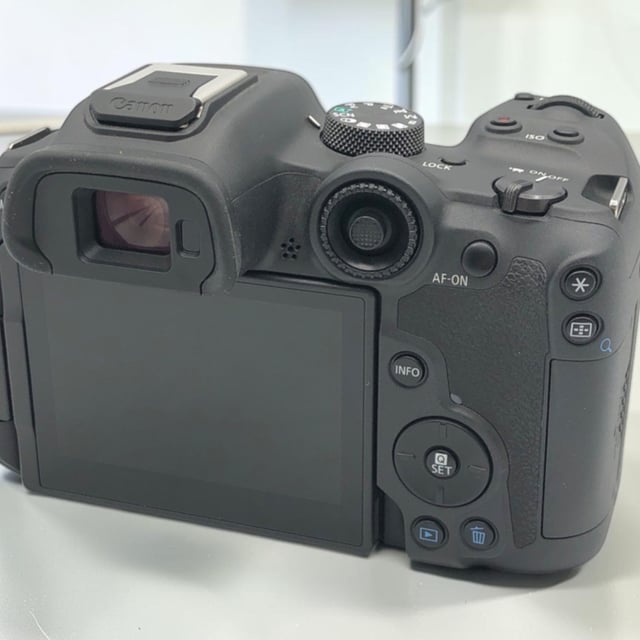 EOS R7 ボディ