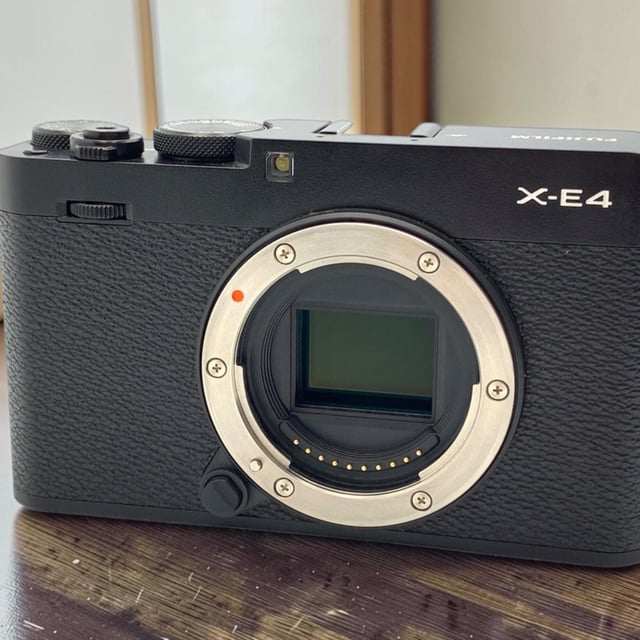 X-E4 ボディ "ブラック"