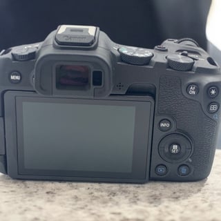 EOS R8 ボディ