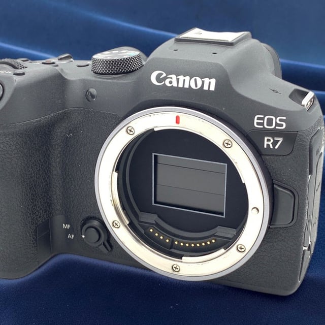 EOS R7 ボディ