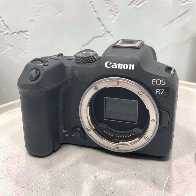 EOS R7 ボディ