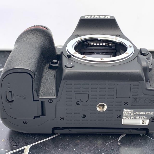 D7500 ボディ