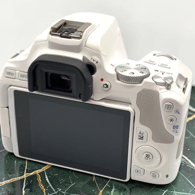 EOS Kiss X10 ボディ