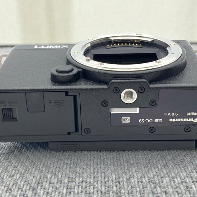LUMIX S9(DC-S9) ボディ "ジェットブラック"