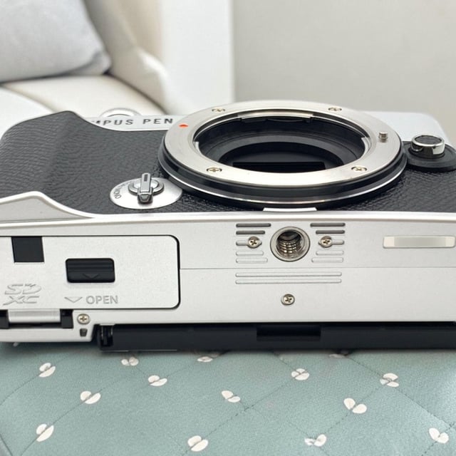 OLYMPUS PEN E-P7 ボディ "シルバー"