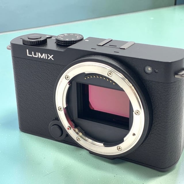 LUMIX S9(DC-S9) ボディ "ジェットブラック"