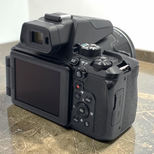 COOLPIX P950