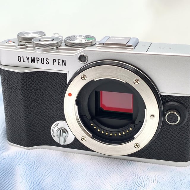 OLYMPUS PEN E-P7 ボディ "シルバー"