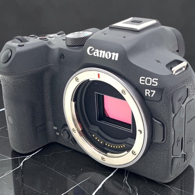 EOS R7 ボディ