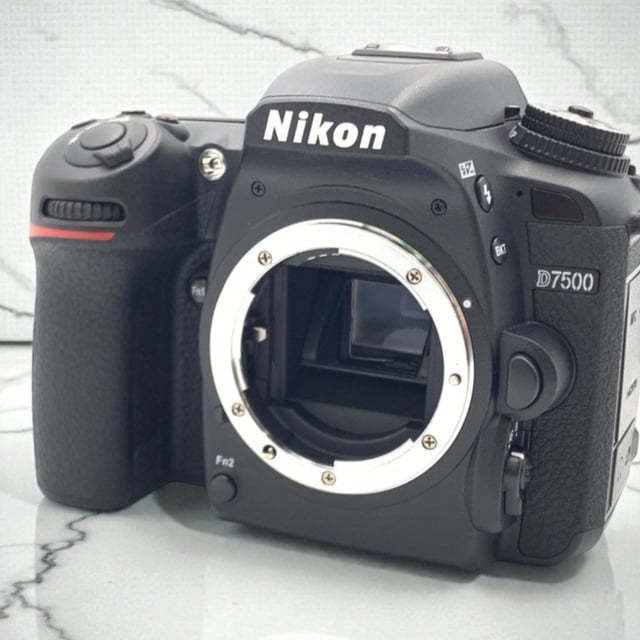 D7500 ボディ