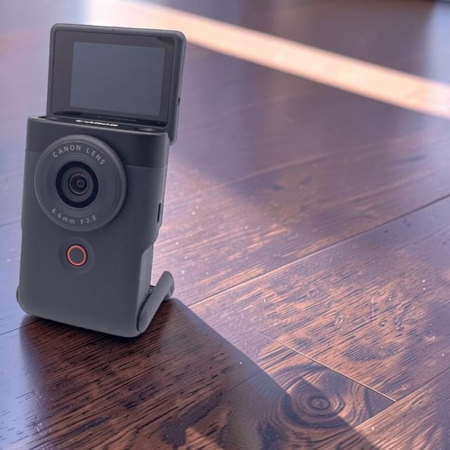 PowerShot V10