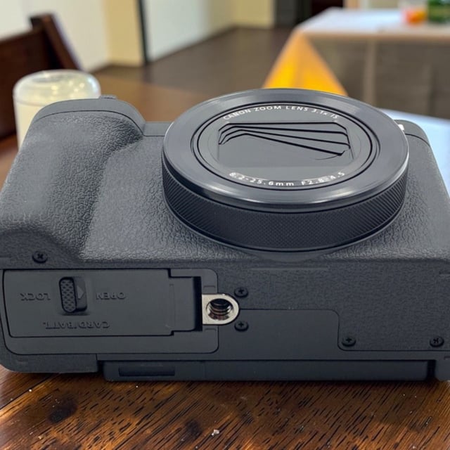 PowerShot V1