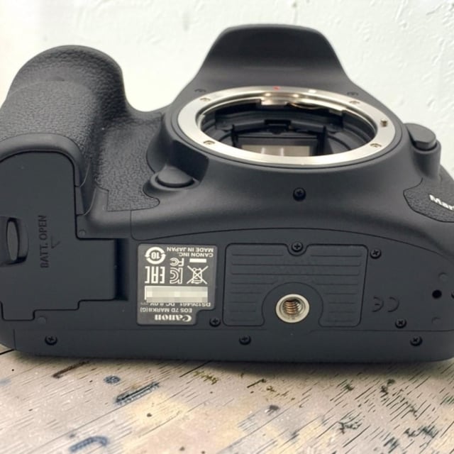 EOS 7D Mark II ボディ