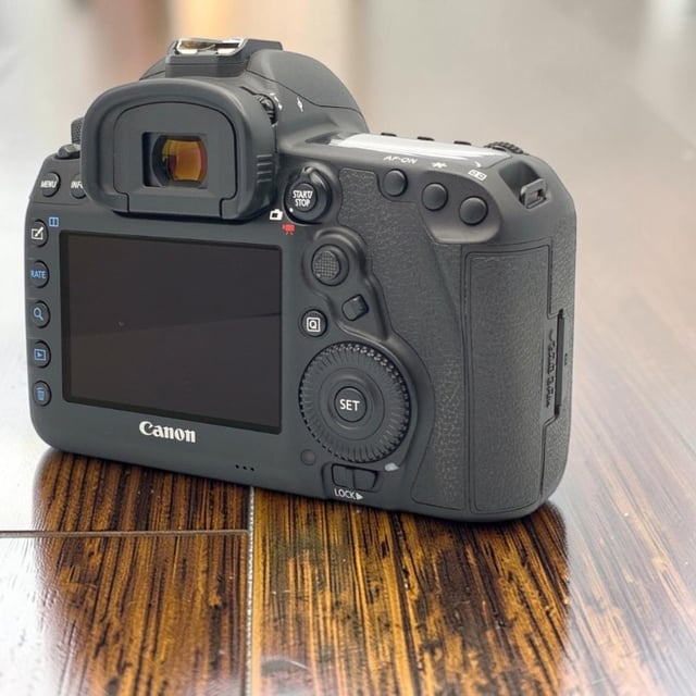 EOS 5D Mark IV ボディ