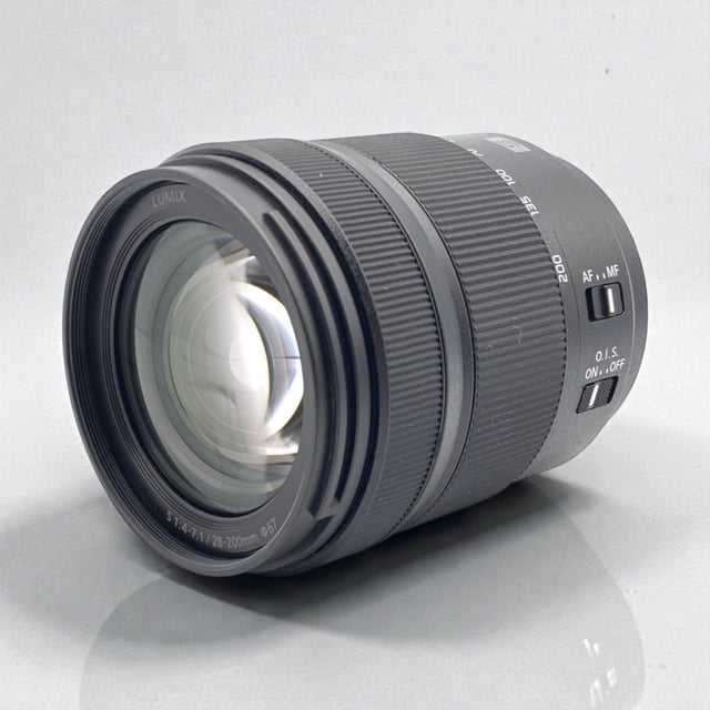 LUMIX S 28-200 mm F4-7.1 MACRO O.I.S.