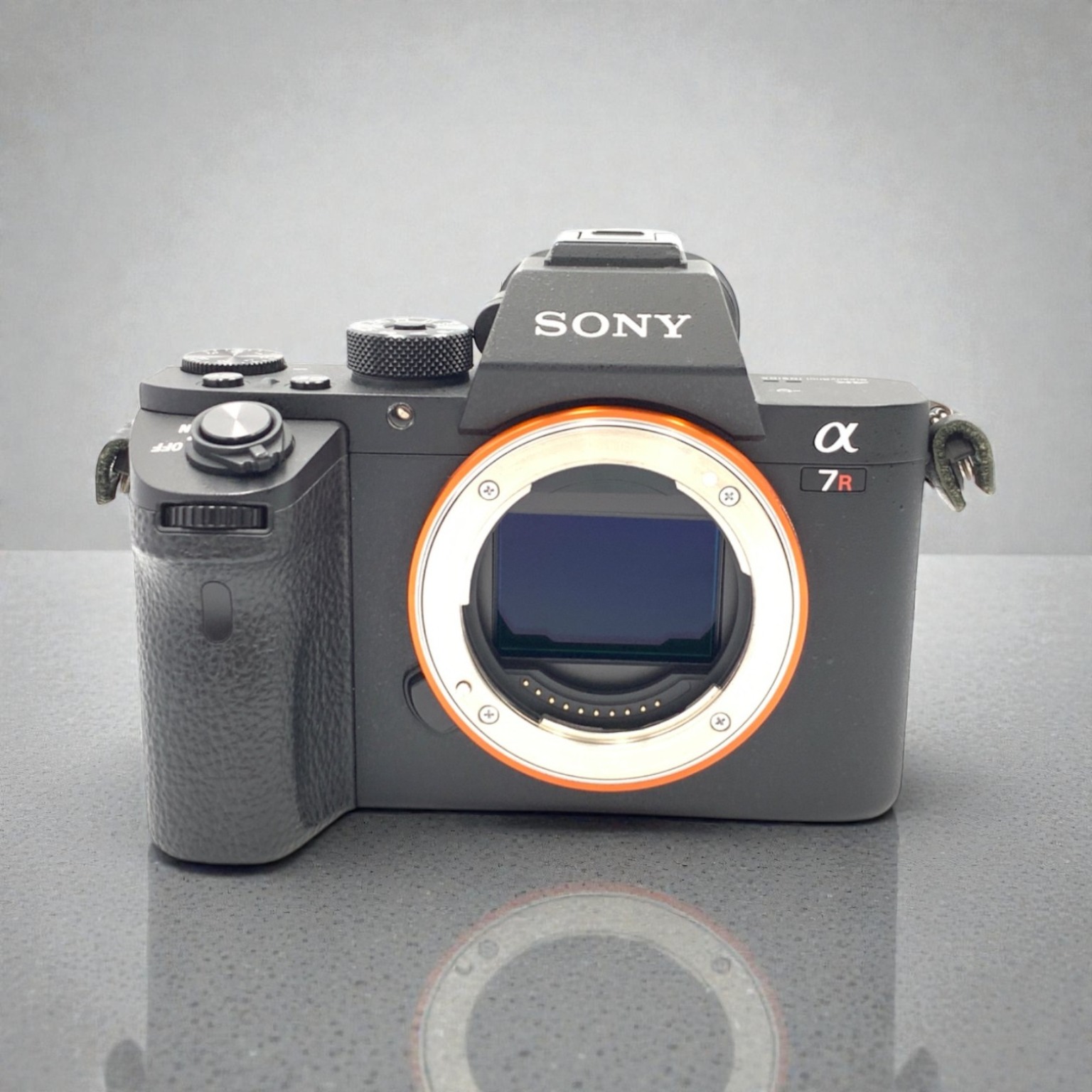 SONY α7R II ILCE-7RM2 ボディの中古 (美品)・¥100,590 | みんなのカメラ