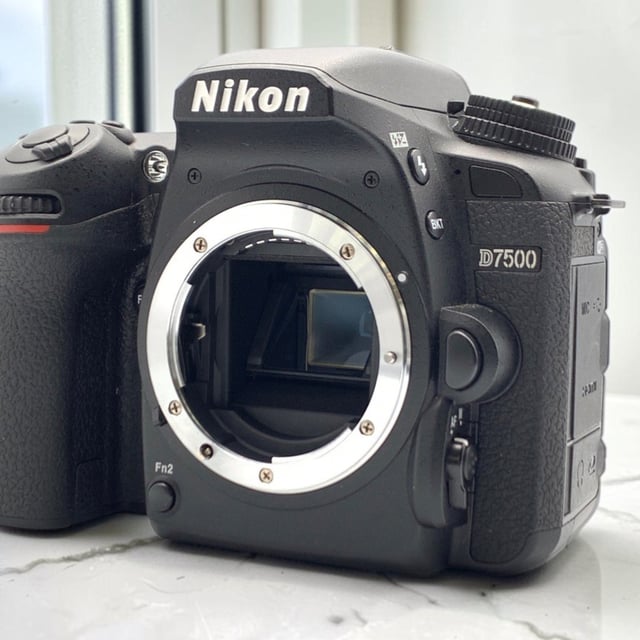 D7500 ボディ