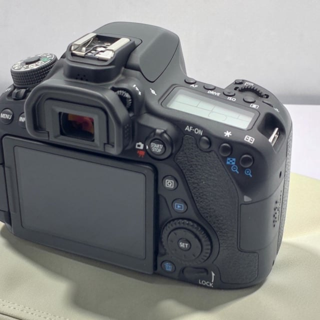 EOS 80D ボディ