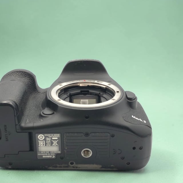 EOS 7D Mark II ボディ