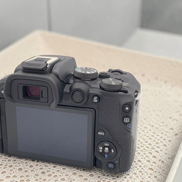 EOS R10 ボディ