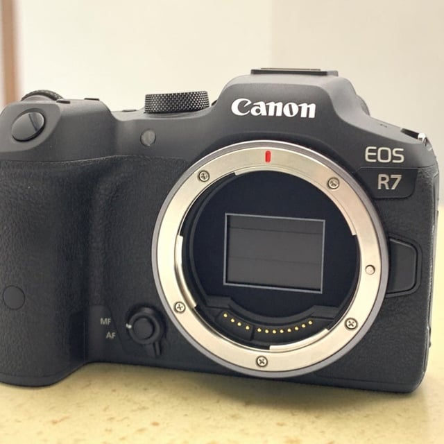 EOS R7 ボディ