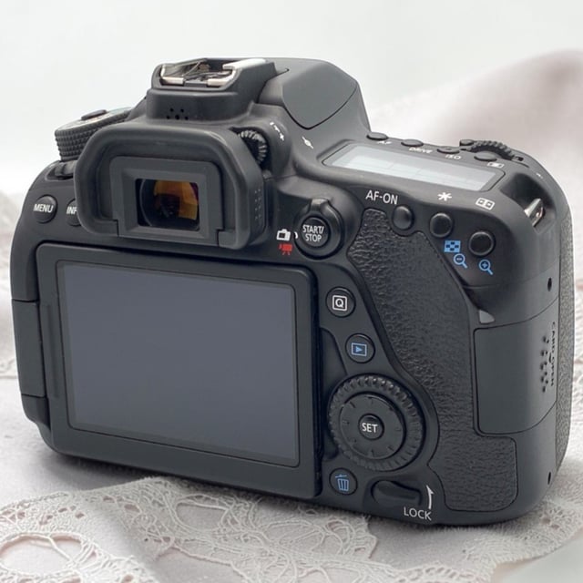 EOS 80D ボディ