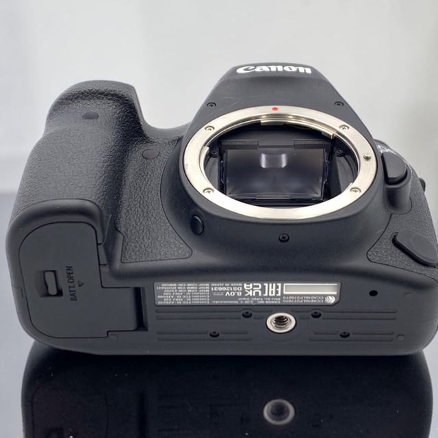EOS 6D Mark II ボディ